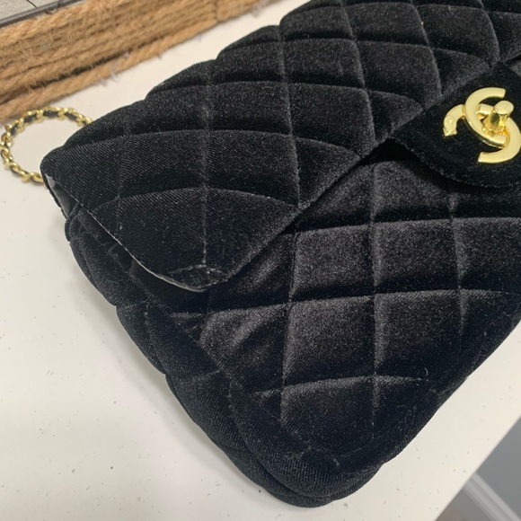 Velvet Black crossbody bag - Picture 6 of 11